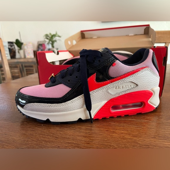 Nike “Cuban Link” Air Max 90 Sneakers - Picture 5 of 6